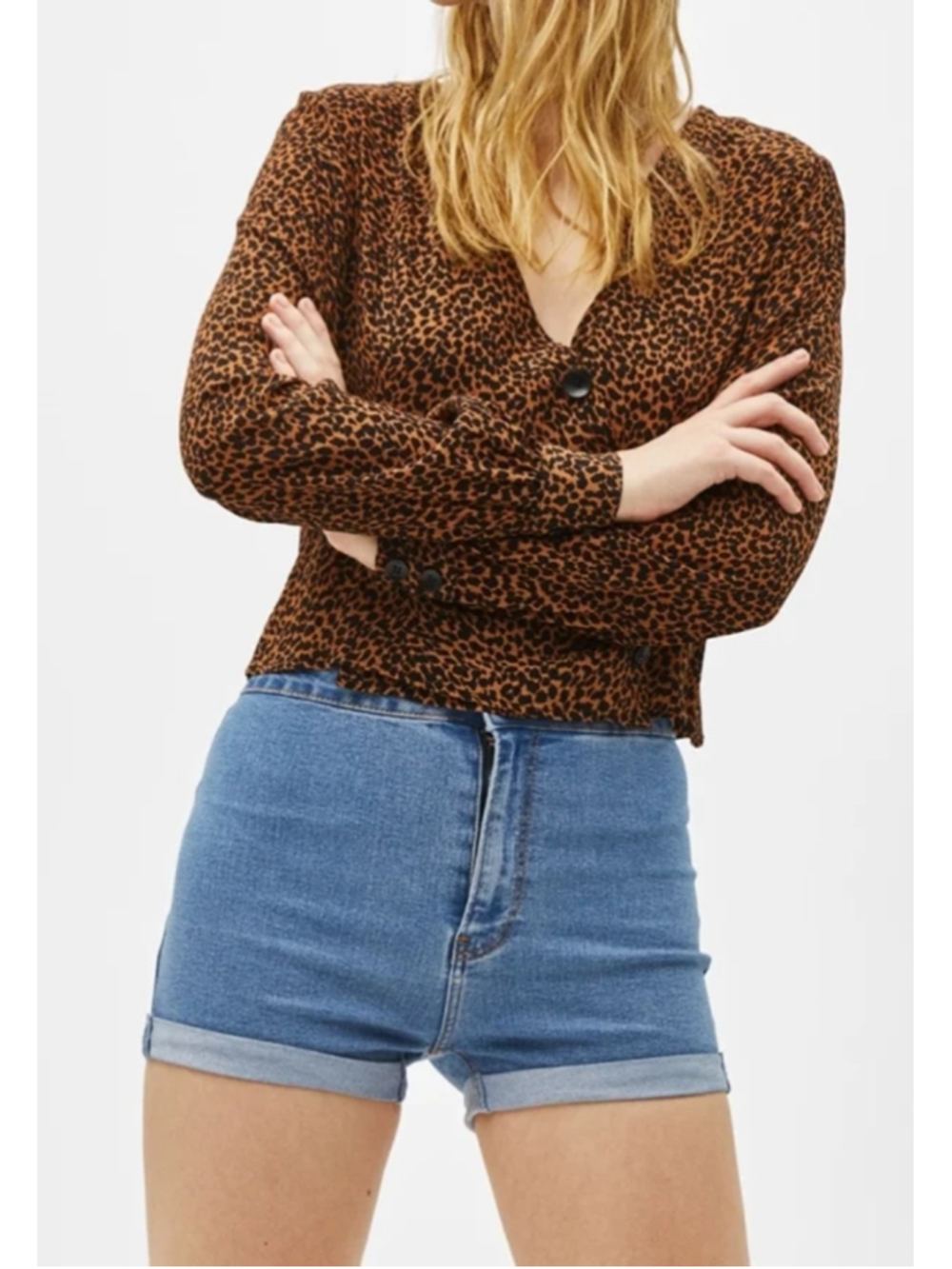 Bershka Europe Highrise Folded hem Shorts- size 6